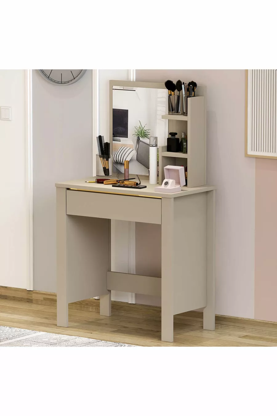 Gupse Makeup Table