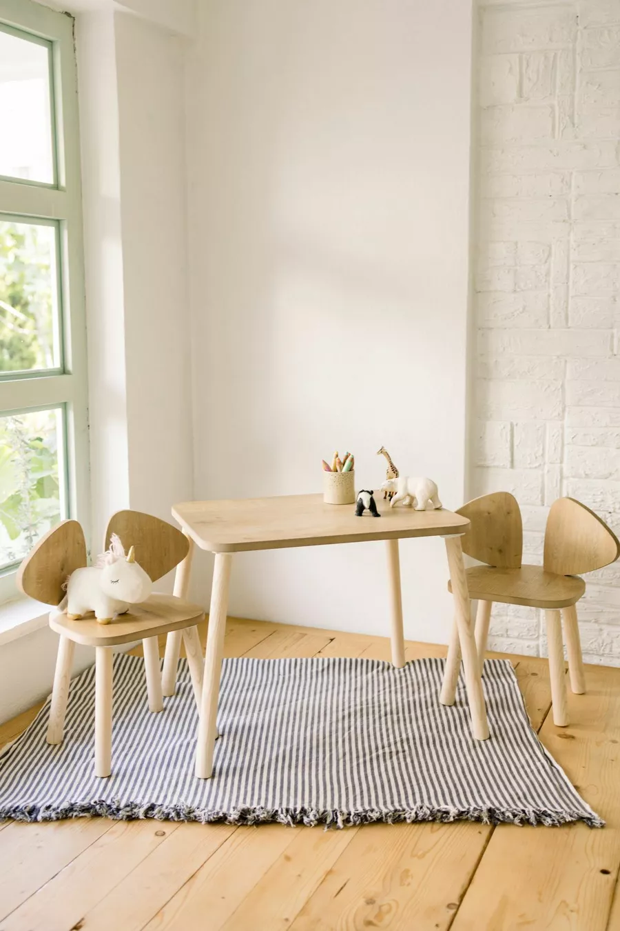 Brauner Montessori-Kinder Tisch und 2 Stühle