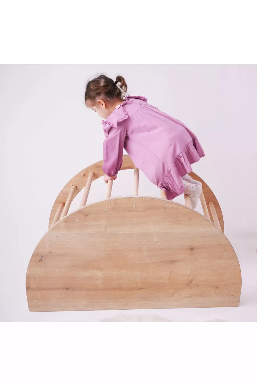 Table d'activités et de jeux Montessori avec anneau Pikler