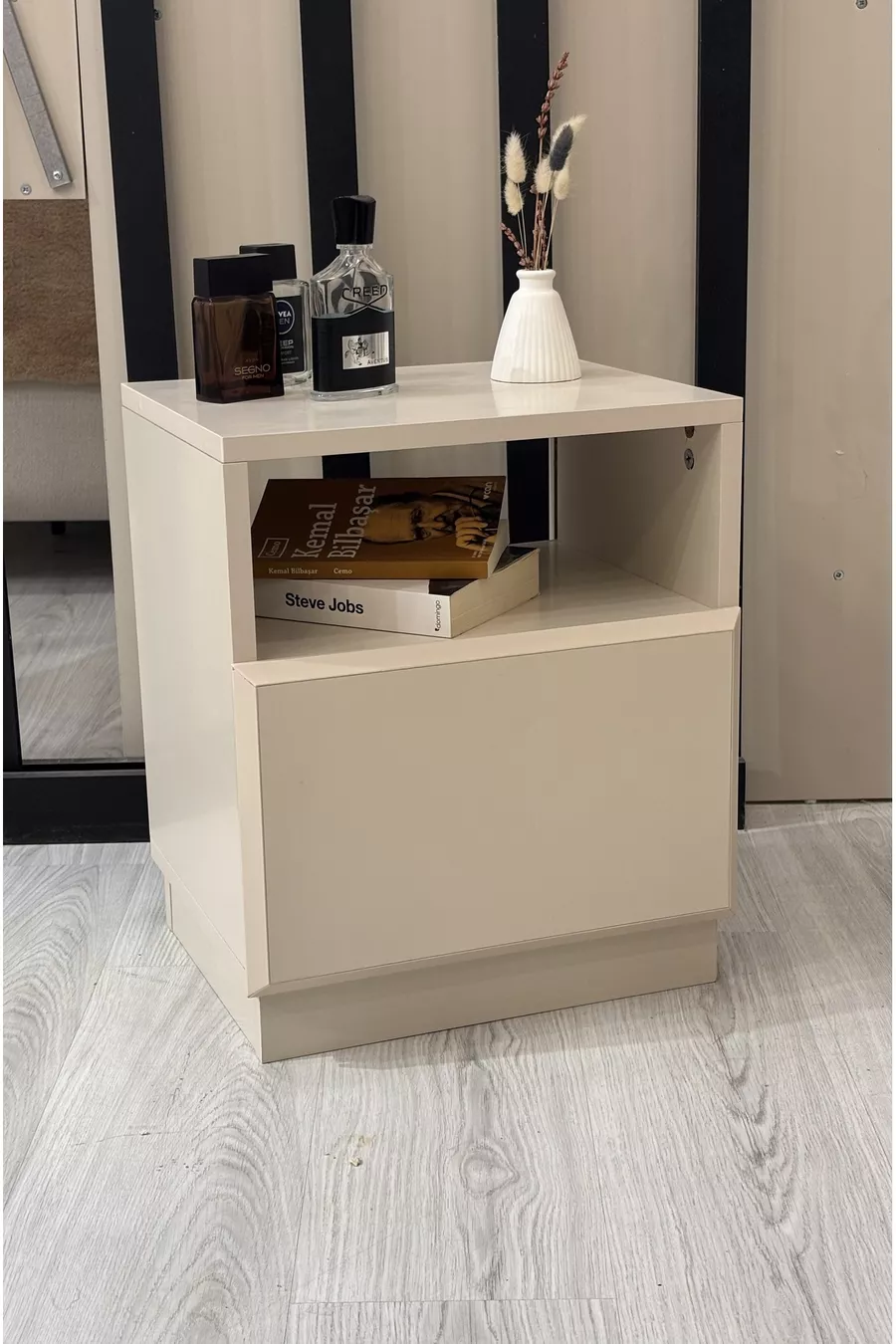 COMODINO SOFT CON BORDO