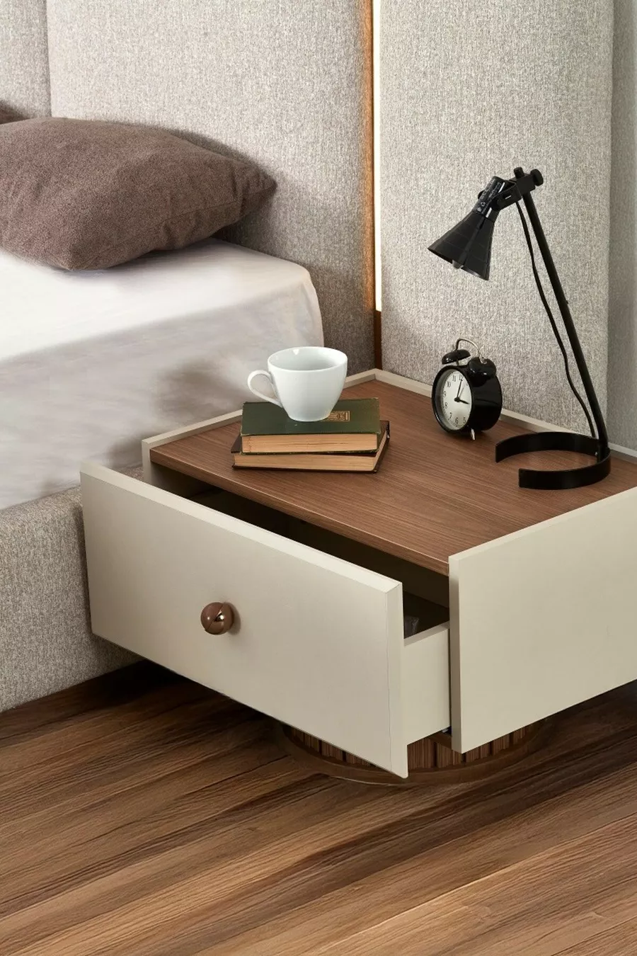 ENSEMBLE DE CHAMBRE À COUCHER LARINA