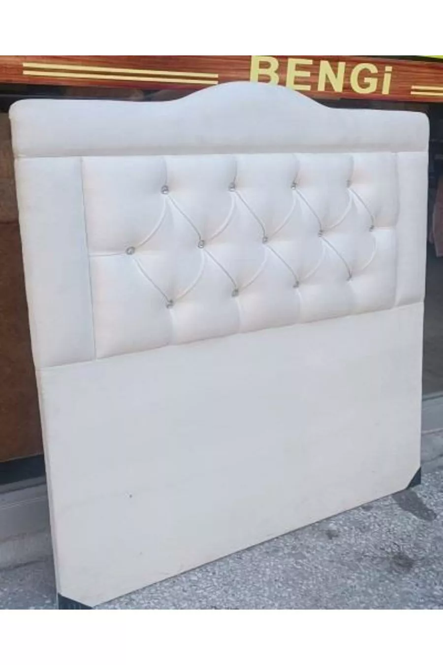 Titre DK Modèle Simple 'lik Tissu Blanc Plume de Poney Fait Main