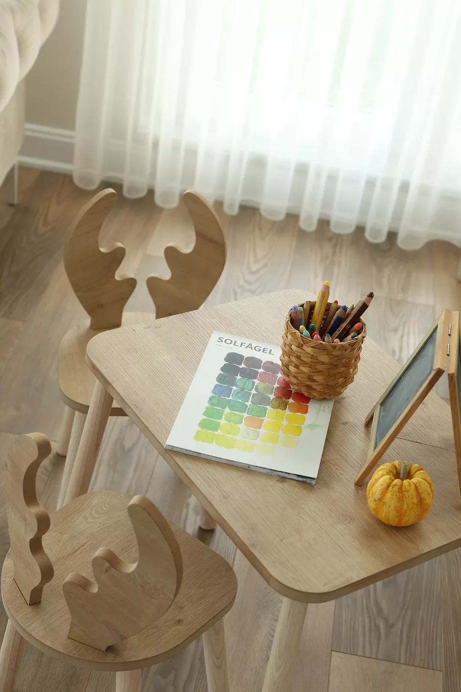 The Deer 1 Masa + 2 Sandalye (Çocuklar için Montessori Aktivite ve Etkinlik Masa Sandalye Takımı)