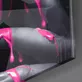 Peinture sur verre de femme peinte en rose