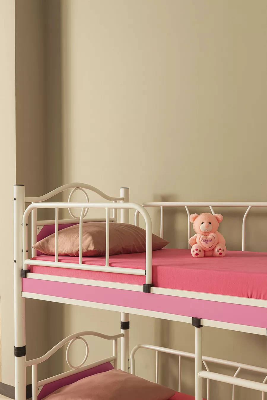 Smaragden Baby Kinderkamer Houten Hoofdeinde Metalen Stapelbed En Bed Wit Roze