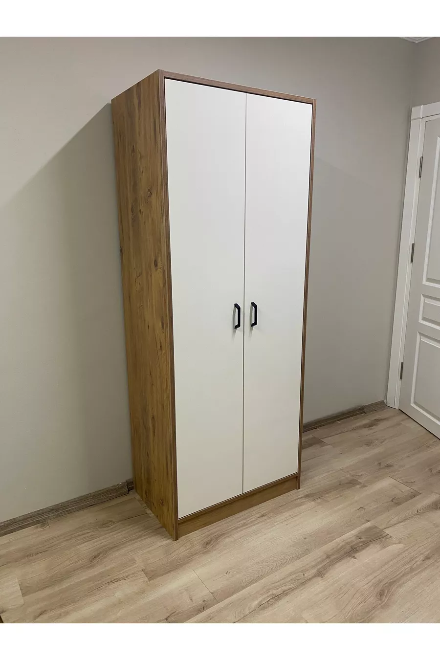 Plus 2 Deurs Kast met Planken en Kledingrail Atlantische Den-Dragonsteen