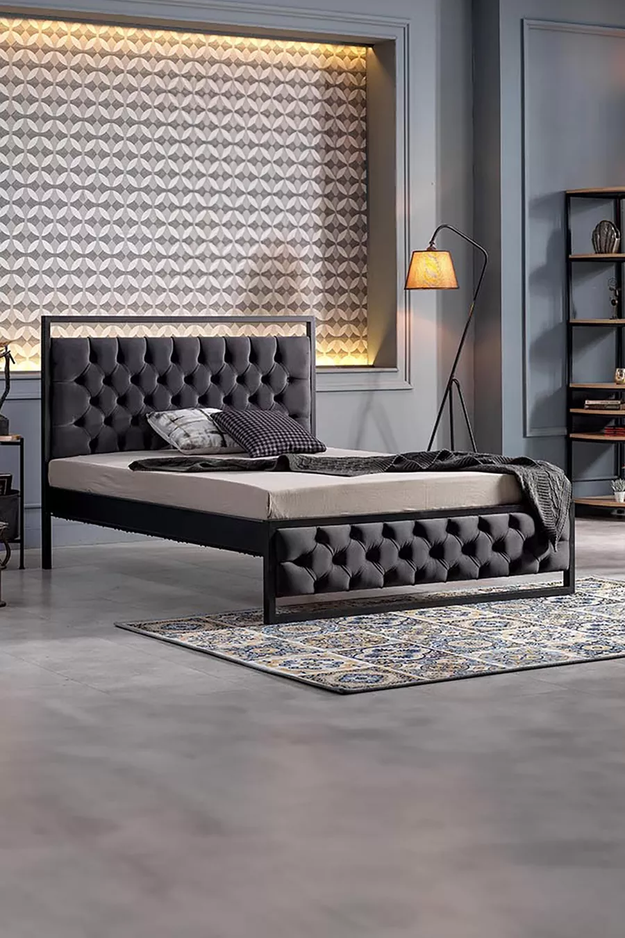Lit double en métal Mithra noir (avec lattes en bois)
