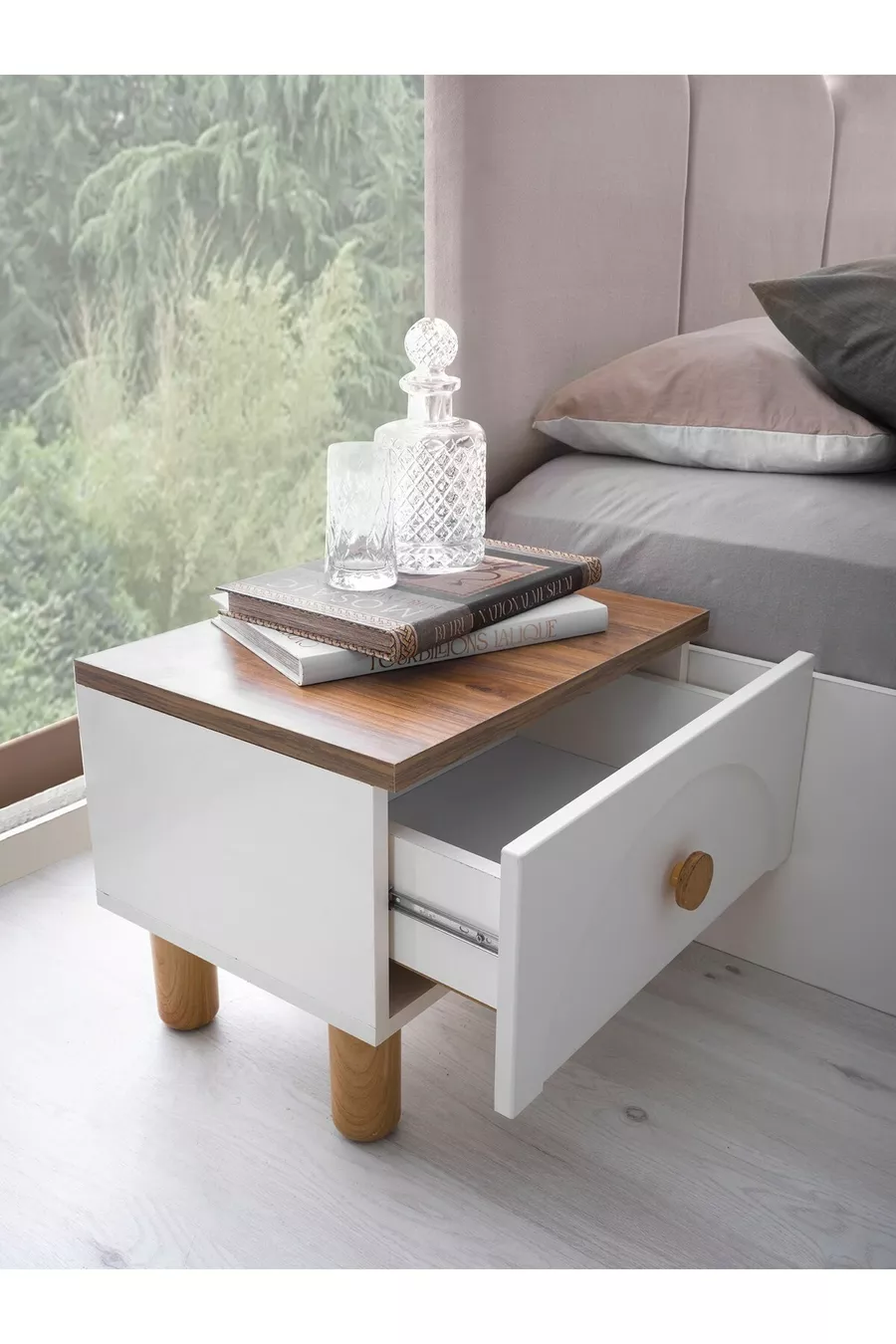 ENSEMBLE DE CHAMBRE À COUCHER KOSOVA À BASE DE MDF